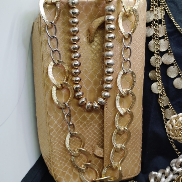 Lot#3 Chic Goldtone Jewelry Collection - Picture 8 of 10